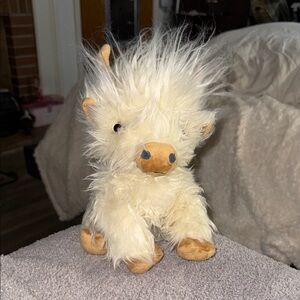 Microwaveable Highland Cow - Cream - NWOT/NWOB. (weighted stuffed animal)